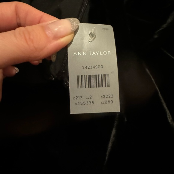 Ann Taylor Black Velvet Dress NWT size 8 petite - Picture 6 of 6